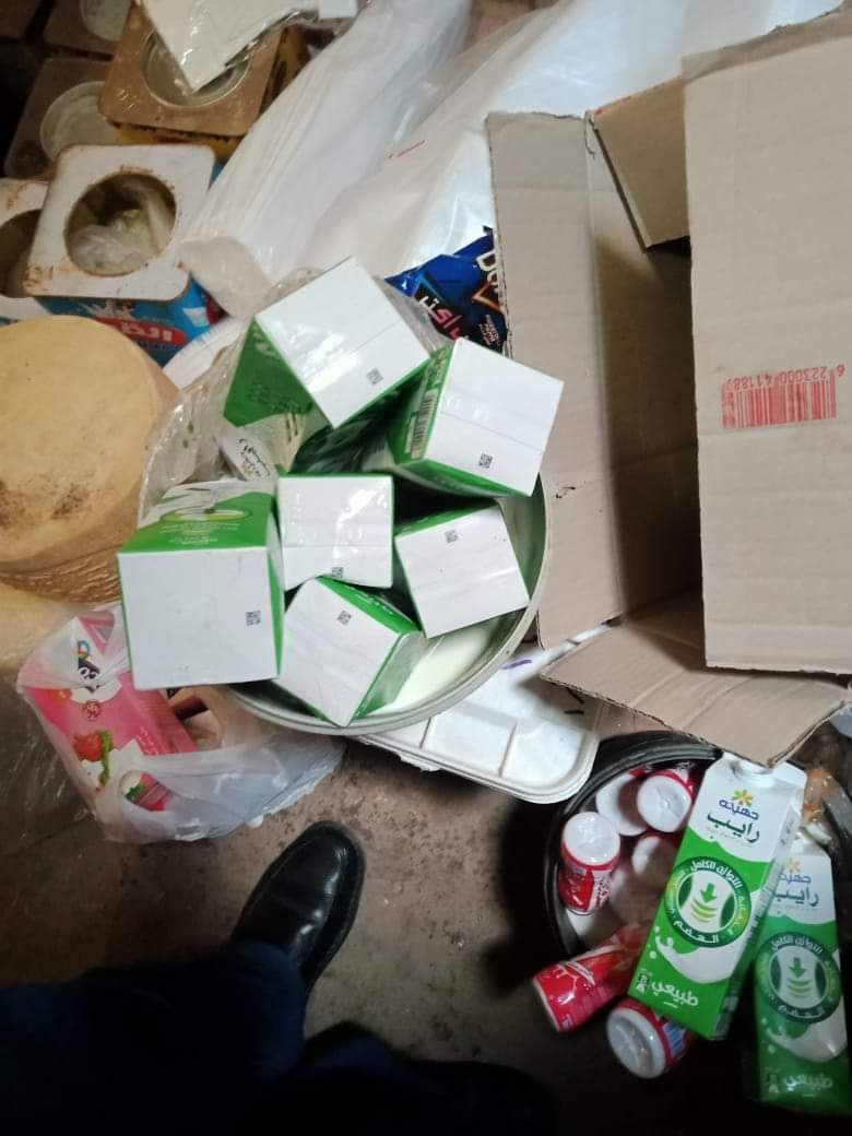 إعدام مواد غذائية فاسدة