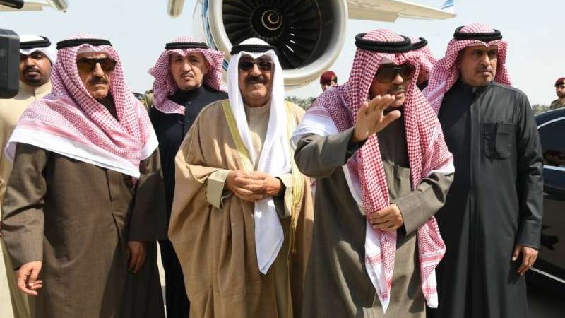 مغادرة أمير الكويت إلى إيطاليا 