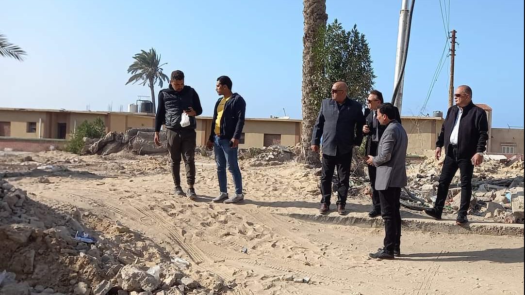 جولة تفقدية لرئيس مدينة العريش علي محور ساحل البحر 
