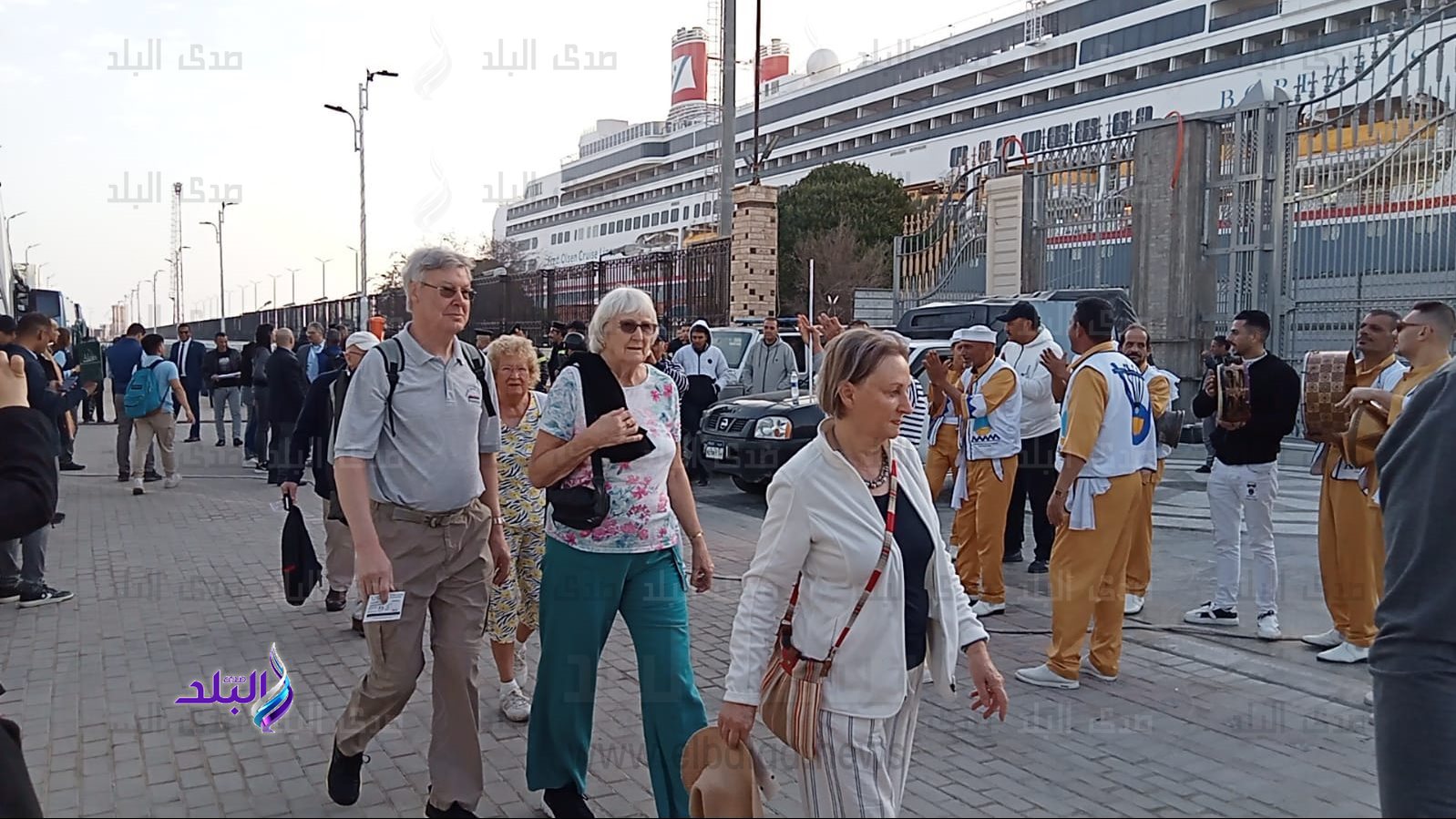 محافظ بورسعيد يوجه بتوفير كافة سبل الراحة لسائحى باخرة سياحي