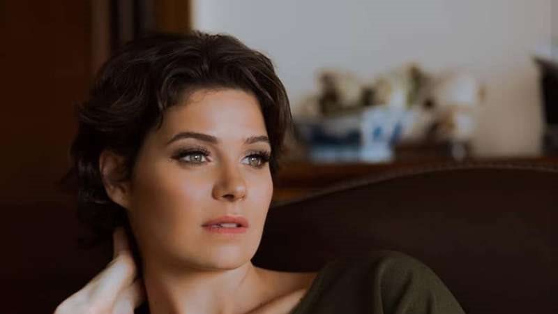 يسرا اللوزي