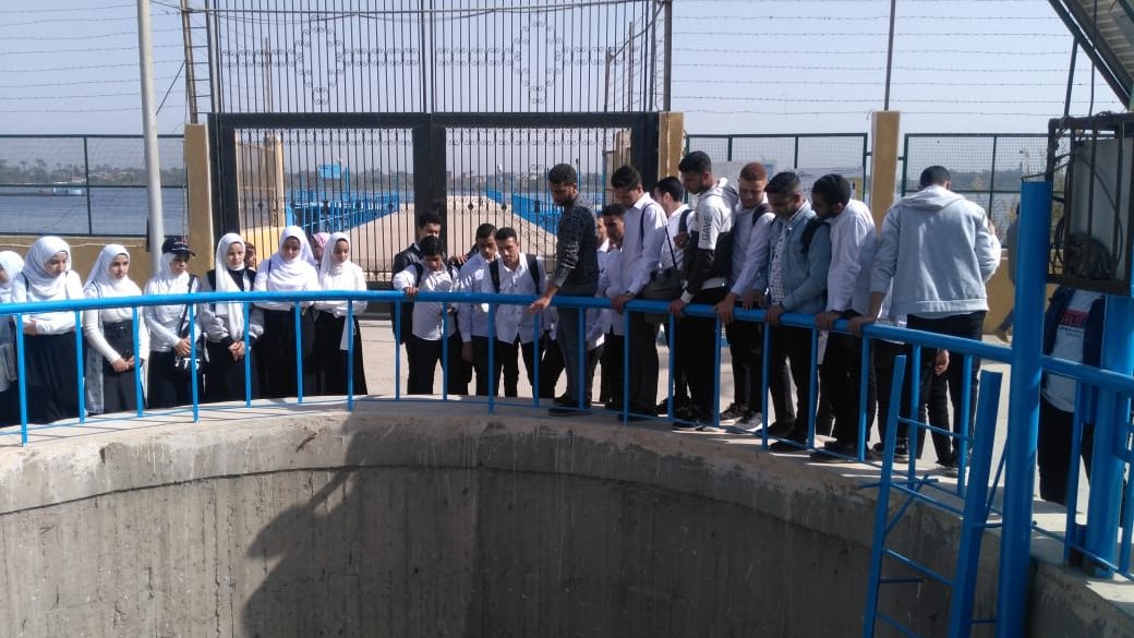 طلاب كلية التمريض فى زيارة توعوية بمحطة نزلة عبداللاه 