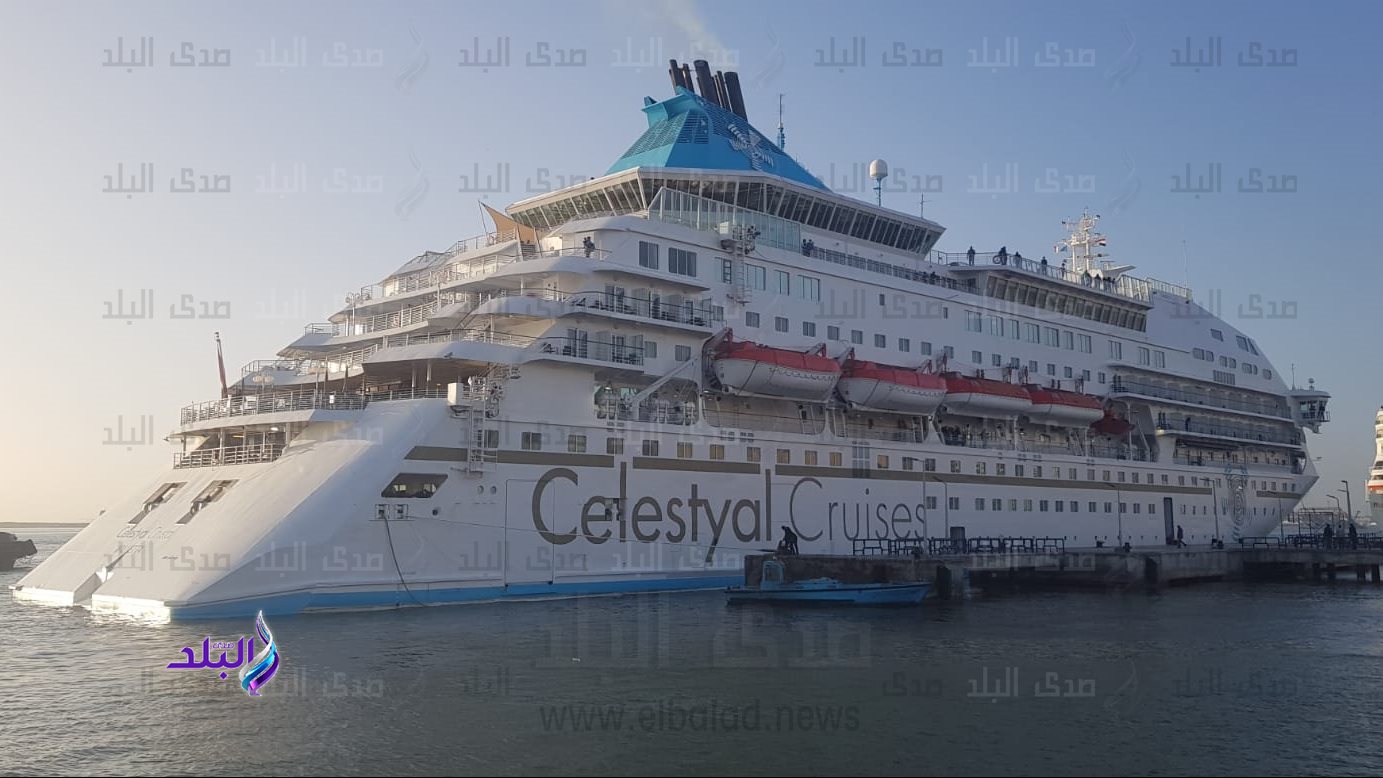 كريستال السماوية تصل ميناء بورسعيد السياحي وعلى متنها 1000 س