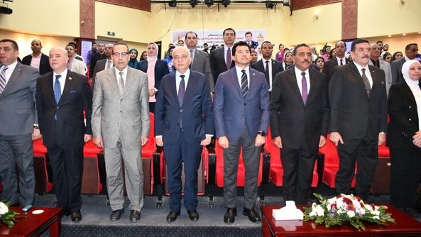 محافظ مطروح خلال الموتمر الصحفى 