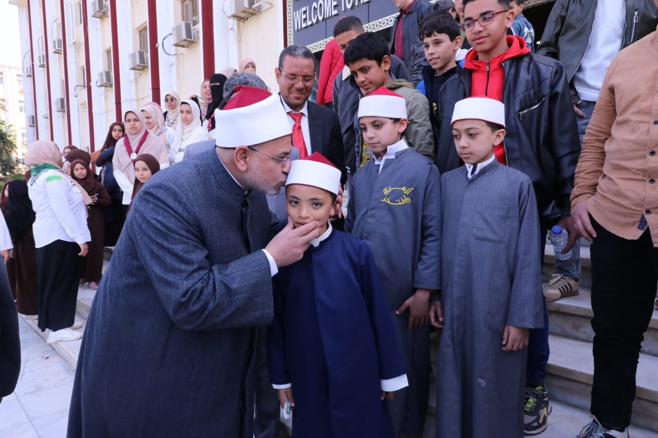 طلاب المعاهد الأزهرية