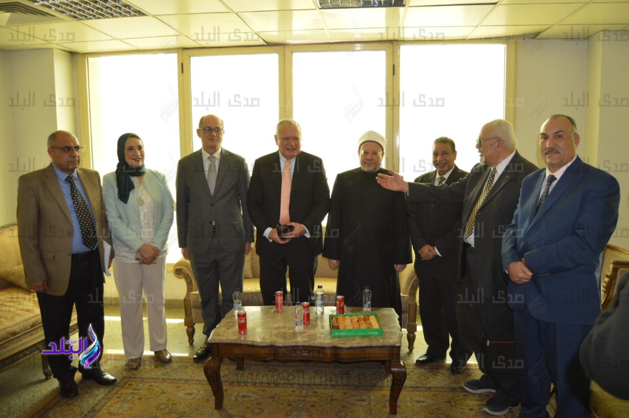 مفتى الجمهورية محكماً فى رسالة دكتوراه بجامعة عين شمس