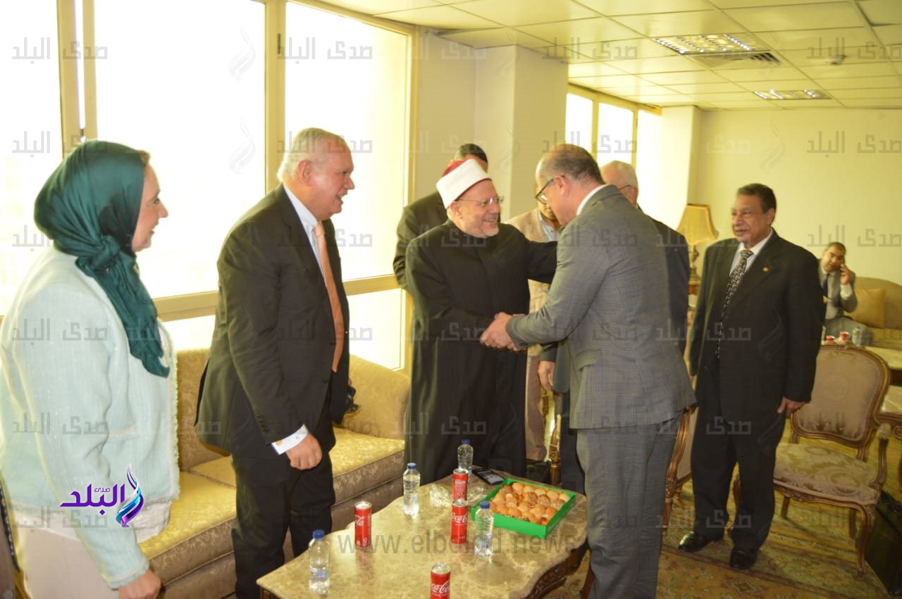 مفتى الجمهورية محكماً فى رسالة دكتوراه بجامعة عين شمس2