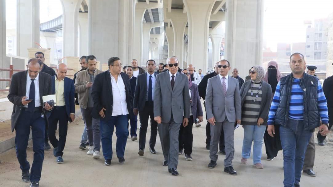 محافظ الجيزة يتابع أعمال تطوير المواقف 