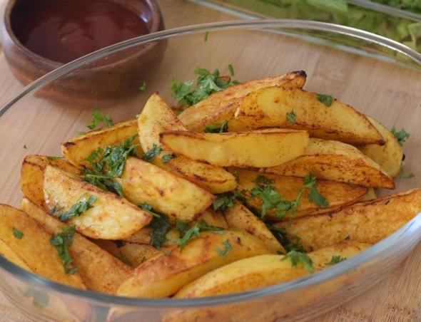 بطاطس مشوية بدرجة نضج بسيطة 