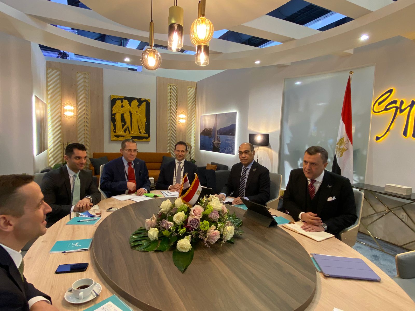 وزير السياحة والآثار 