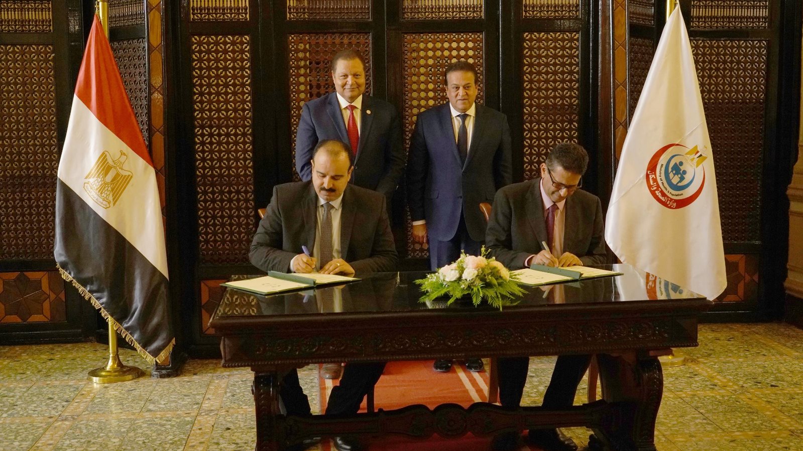 جانب من توقيع البرتوكول 