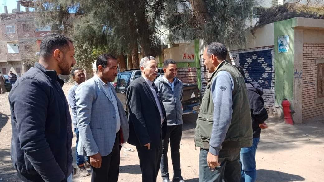 رئيس مركز أبوقرقاص يتابع مشروعات حياة كريمة 