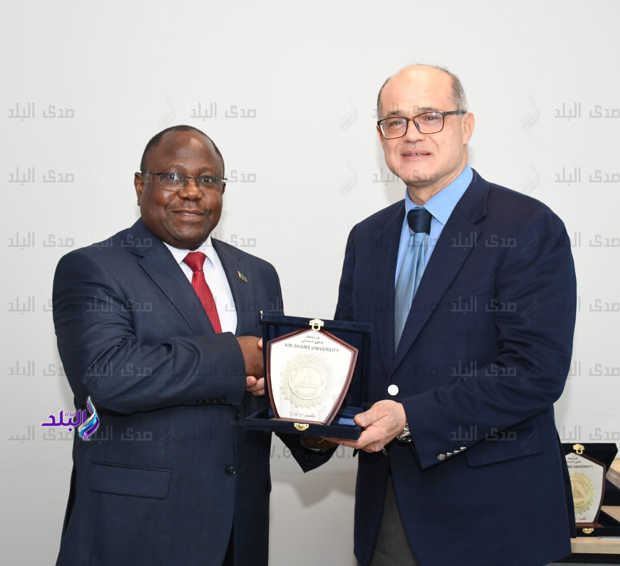 جامعة عين شمس تستقبل سفير زامبيا وسفير مالاوى3