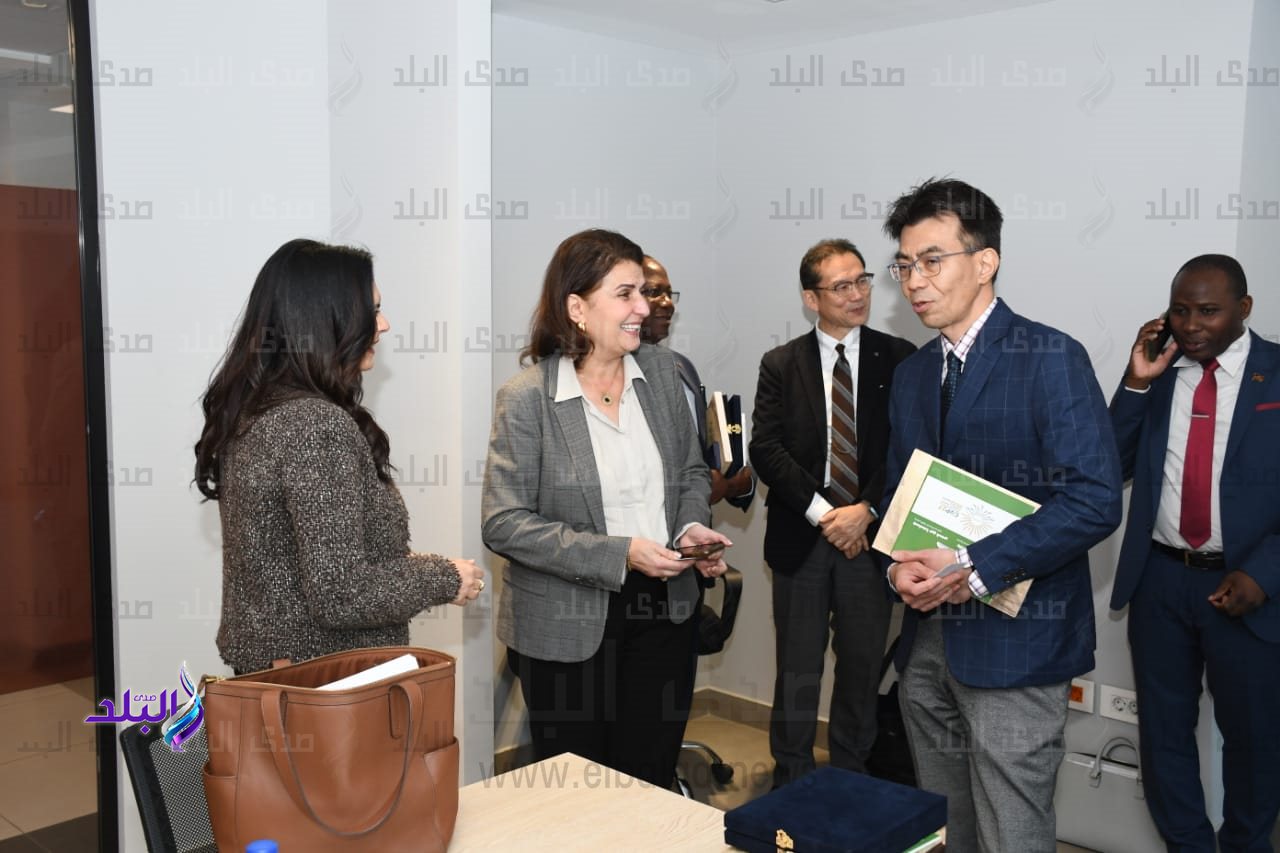 جامعة عين شمس تستقبل سفير زامبيا وسفير مالاوى1