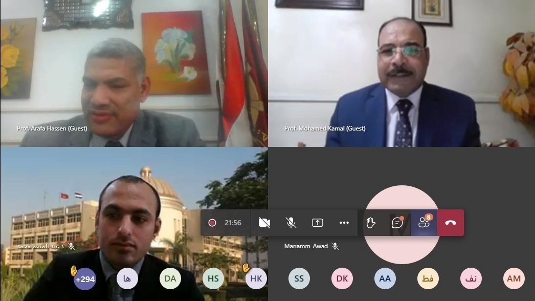 نائب  جامعة الفيوم أثناء اللقاء