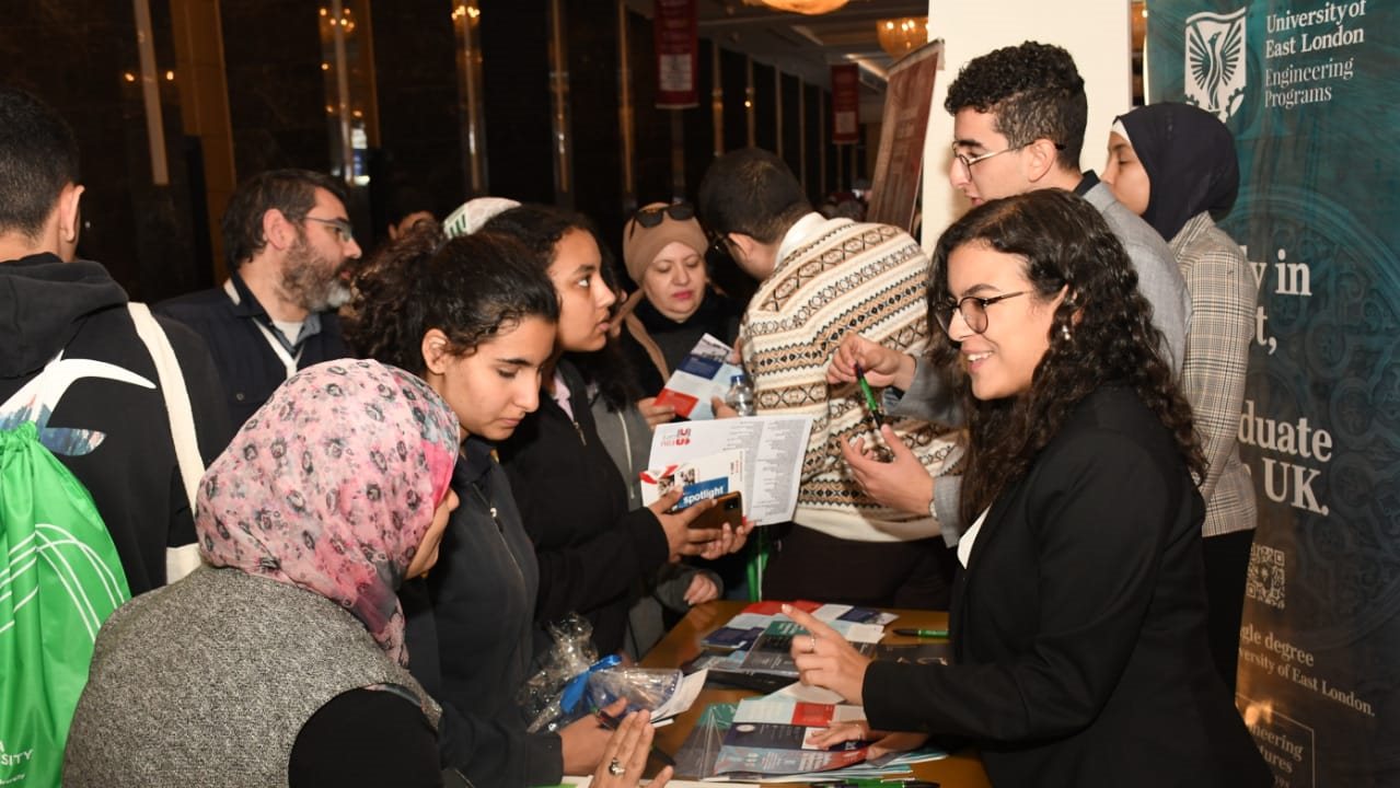 جناح جامعة عين شمس بمعرض التعليم العالي