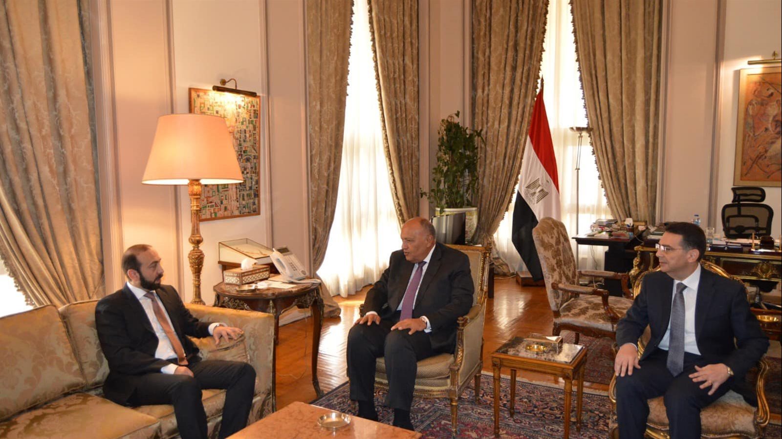 شكري يستقبل نظيره الارميني 