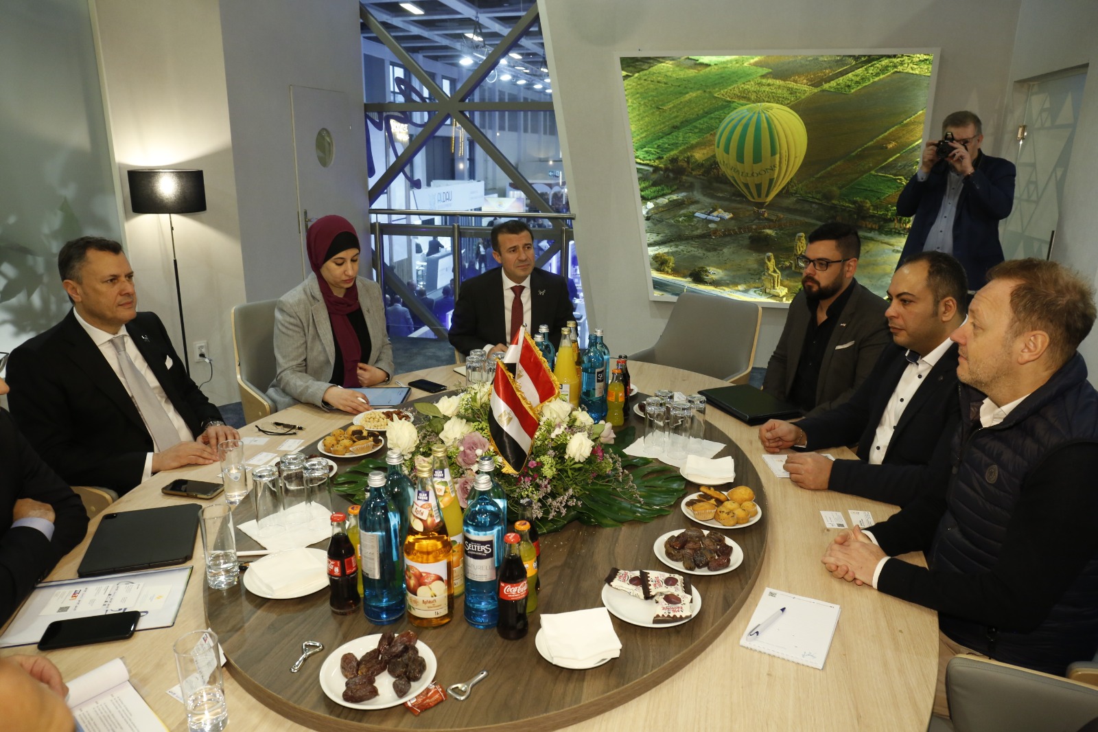 وزير السياحة والآثار 