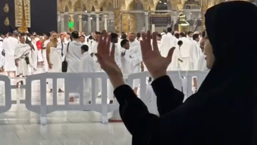 منى فاروق 