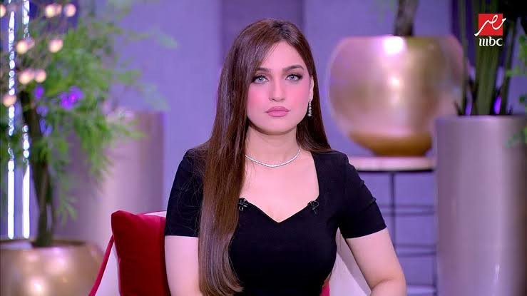 ياسمين عز 