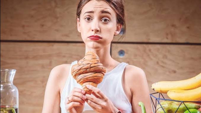 أطعمة يتسبب تناولها الإصابة بالإكتئاب