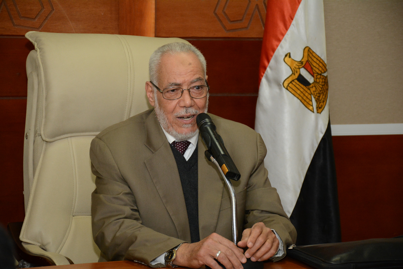 مصطفى أبو عمارة