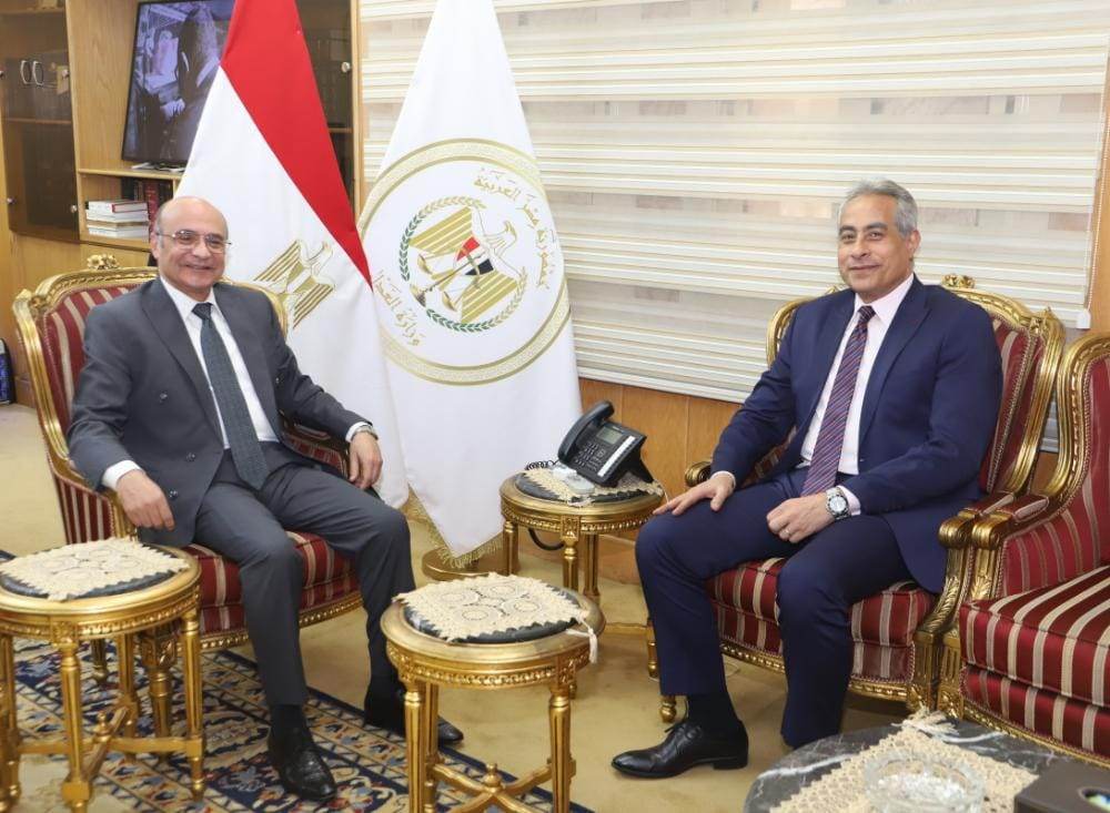 وزيرالقوى العاملة مع وزير العدل