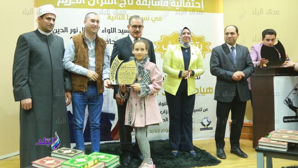 مدير عام وعظ كفر الشيخ مع المحافظ 
