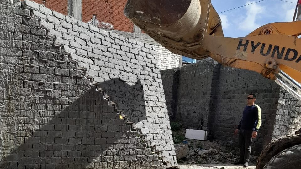 إزالة التعديات على أراضي الزراعية شرقي الإسكندرية