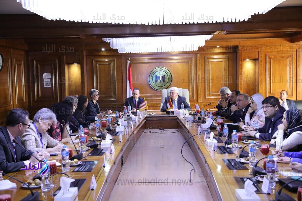 وزير التعليم العالي يلتقي القائم بأعمال السفير الأمريكي