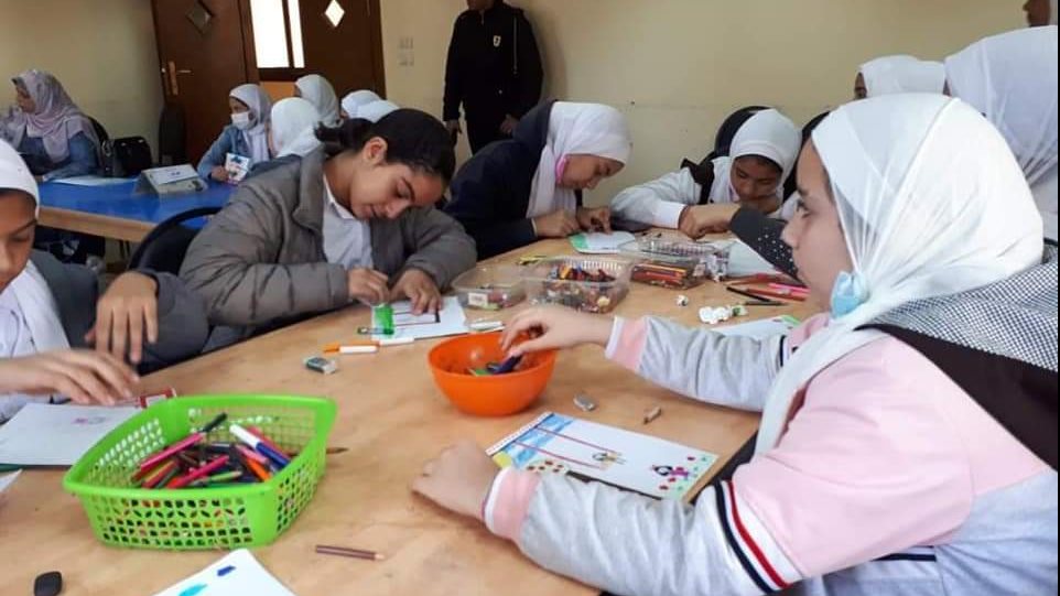 ورشة فنية للأطفال عن عيد الام