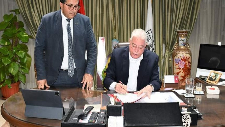 فودة يوقع 