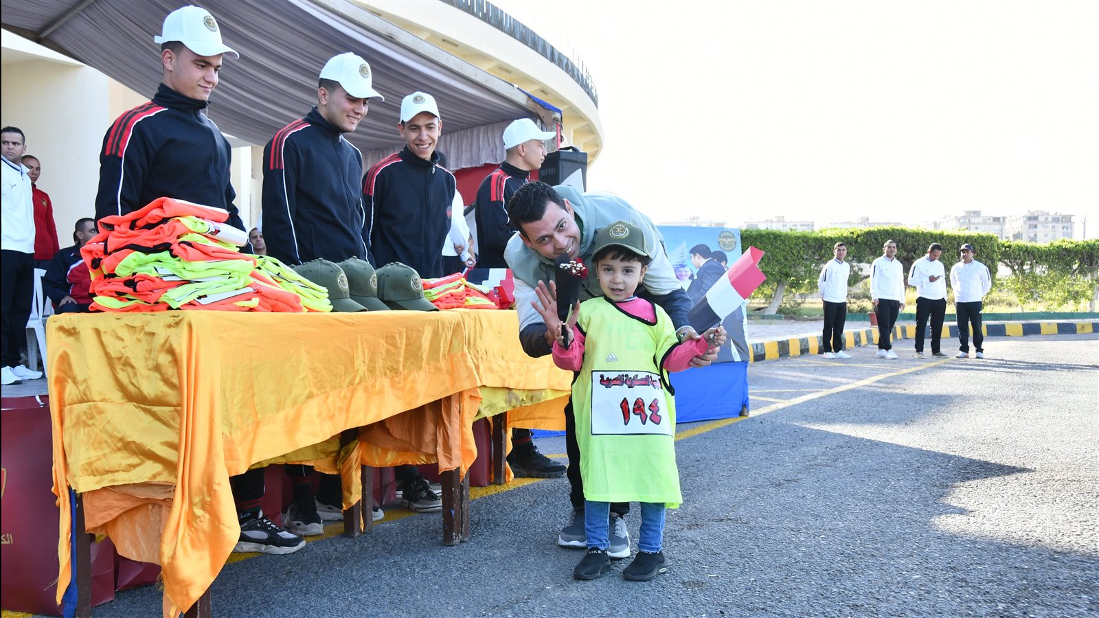 الأكاديمية العسكرية المصرية تنظم ماراثون إجرى من أجل أطفال ا