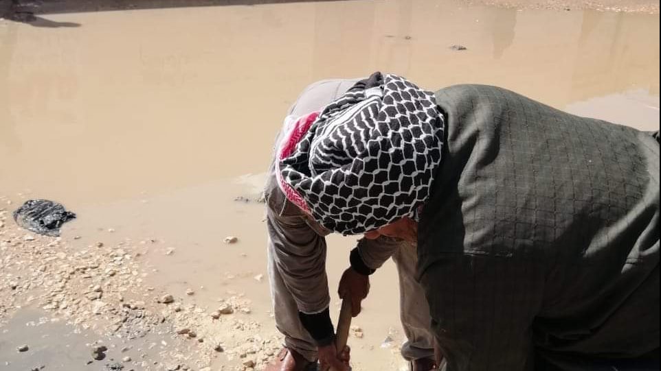 تسليك بالوعات تصريف مياه الأمطار في العريش 