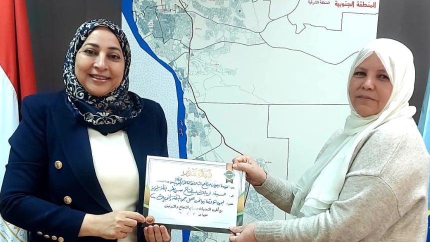 نائب محافظ القاهرة تكرم الأمهات المثاليات
