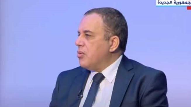 الدكتور عزت إبراهيم رئيس تحرير الأهرام ويكلي