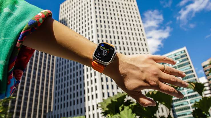 مش هتصدق السعر..أحدث ساعة Apple Watch Ultra ب 