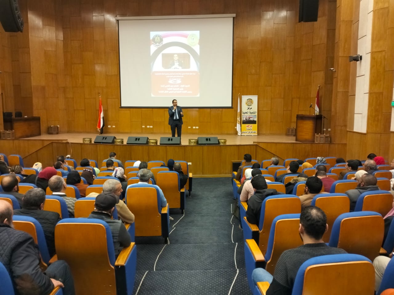 ورشة عمل للعاملين بالمحليات