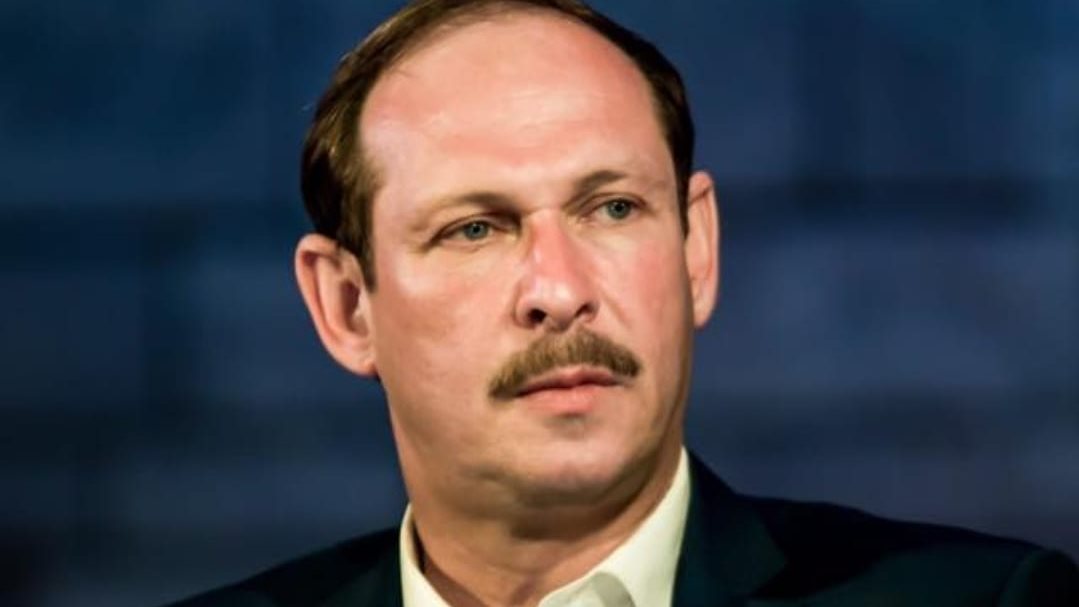 أيمن الشيوي