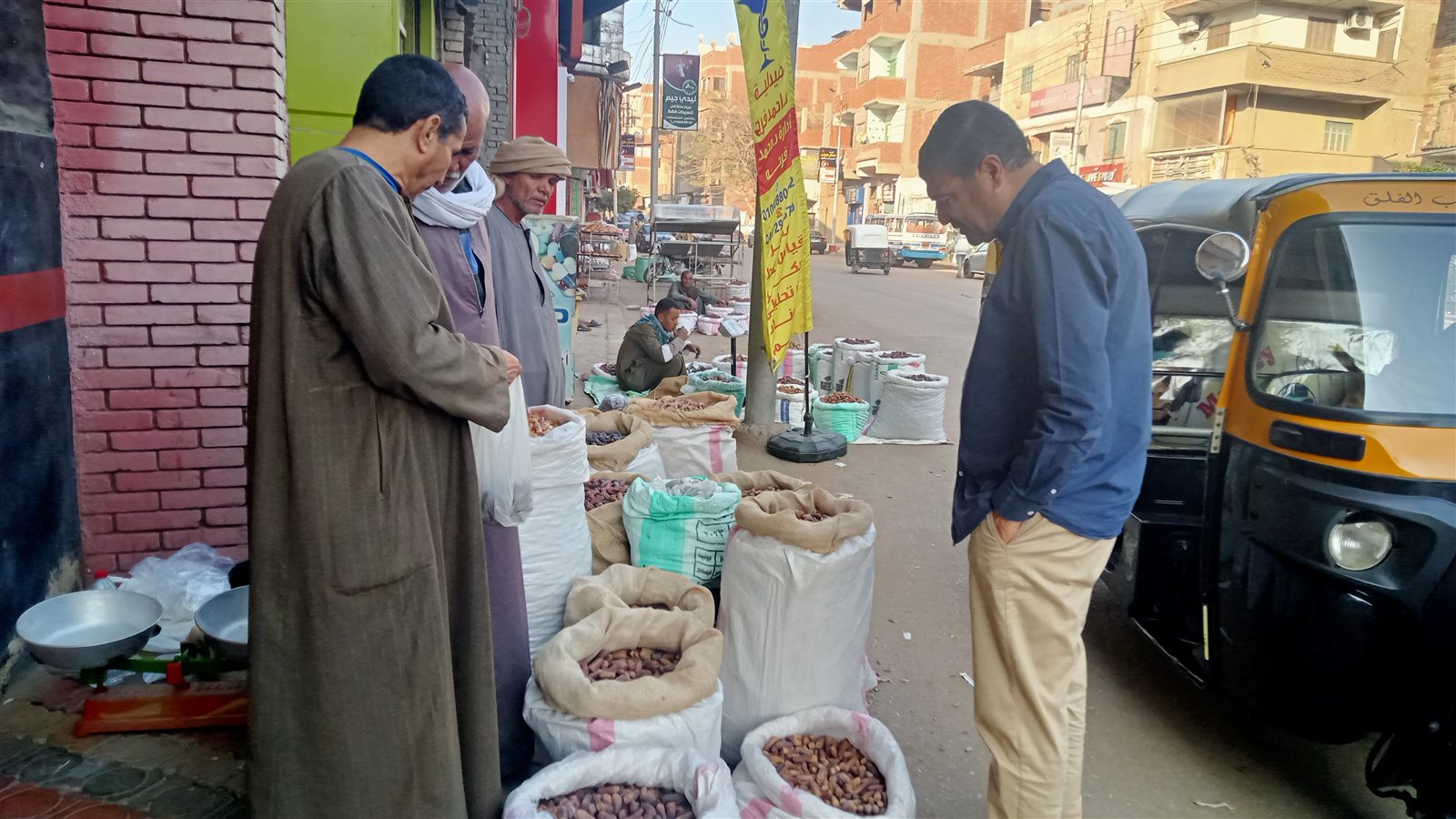 بائعو البلح في المنوفية 