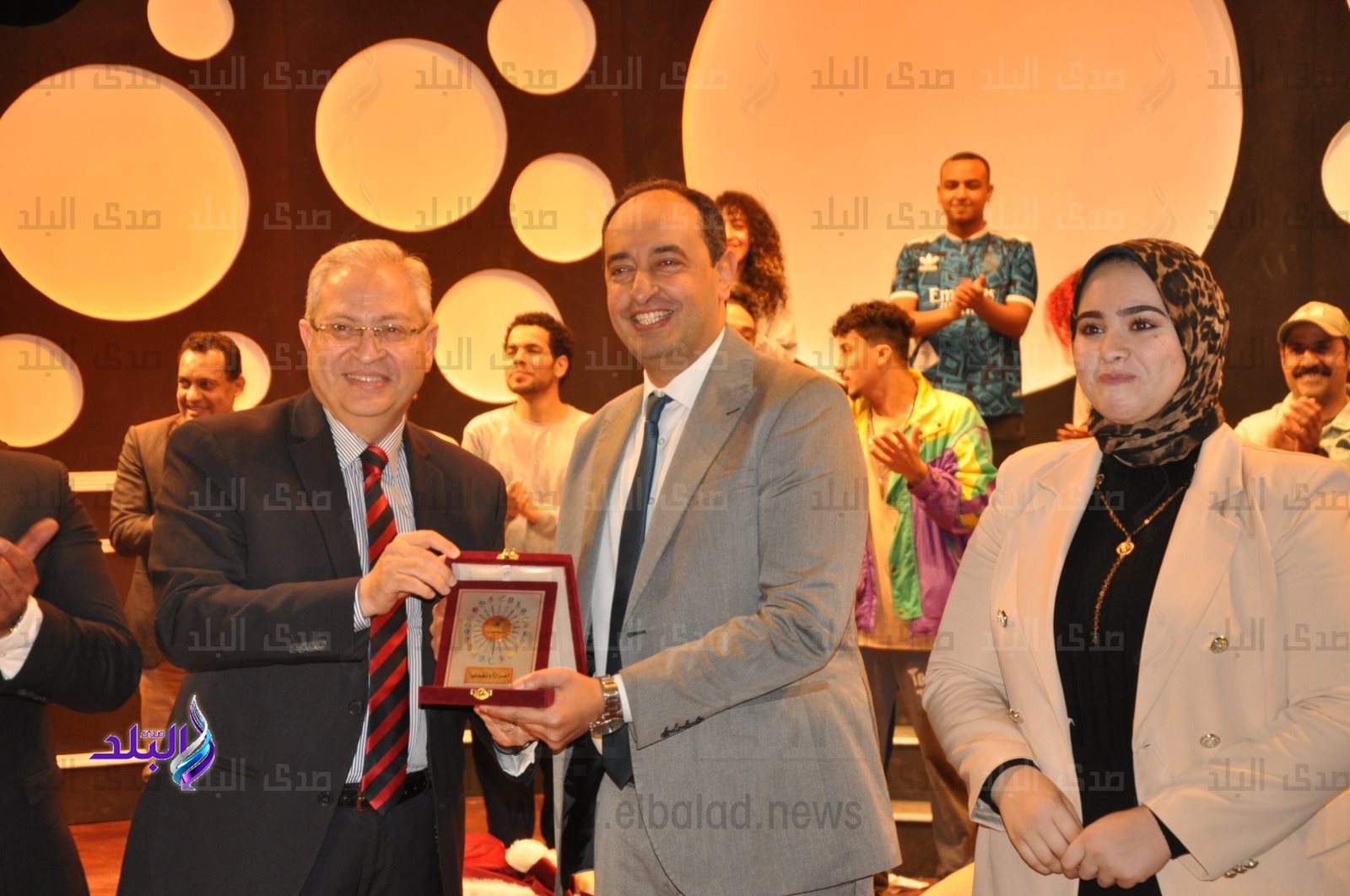 العرض المسرحى 