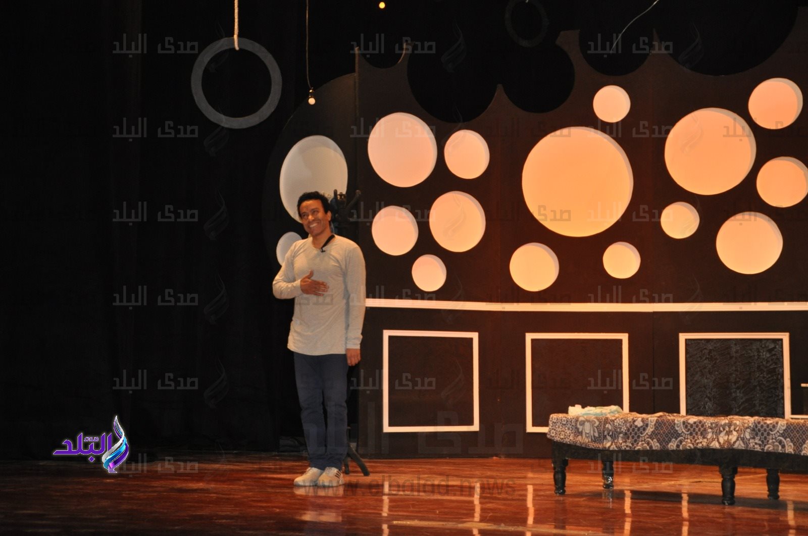 العرض المسرحى 