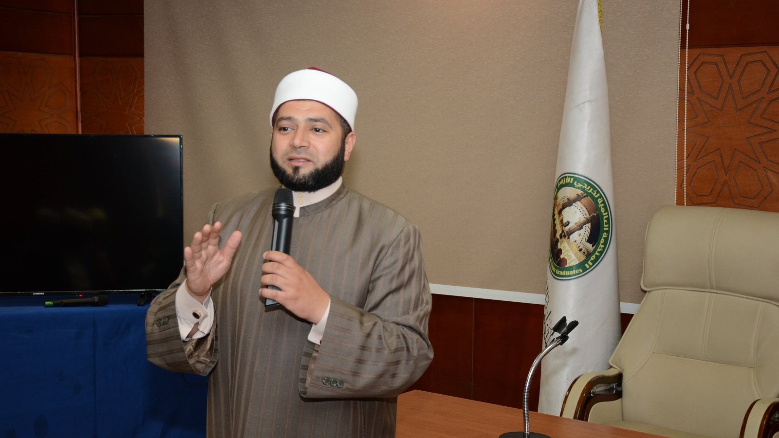 الدكتور عادل هندي