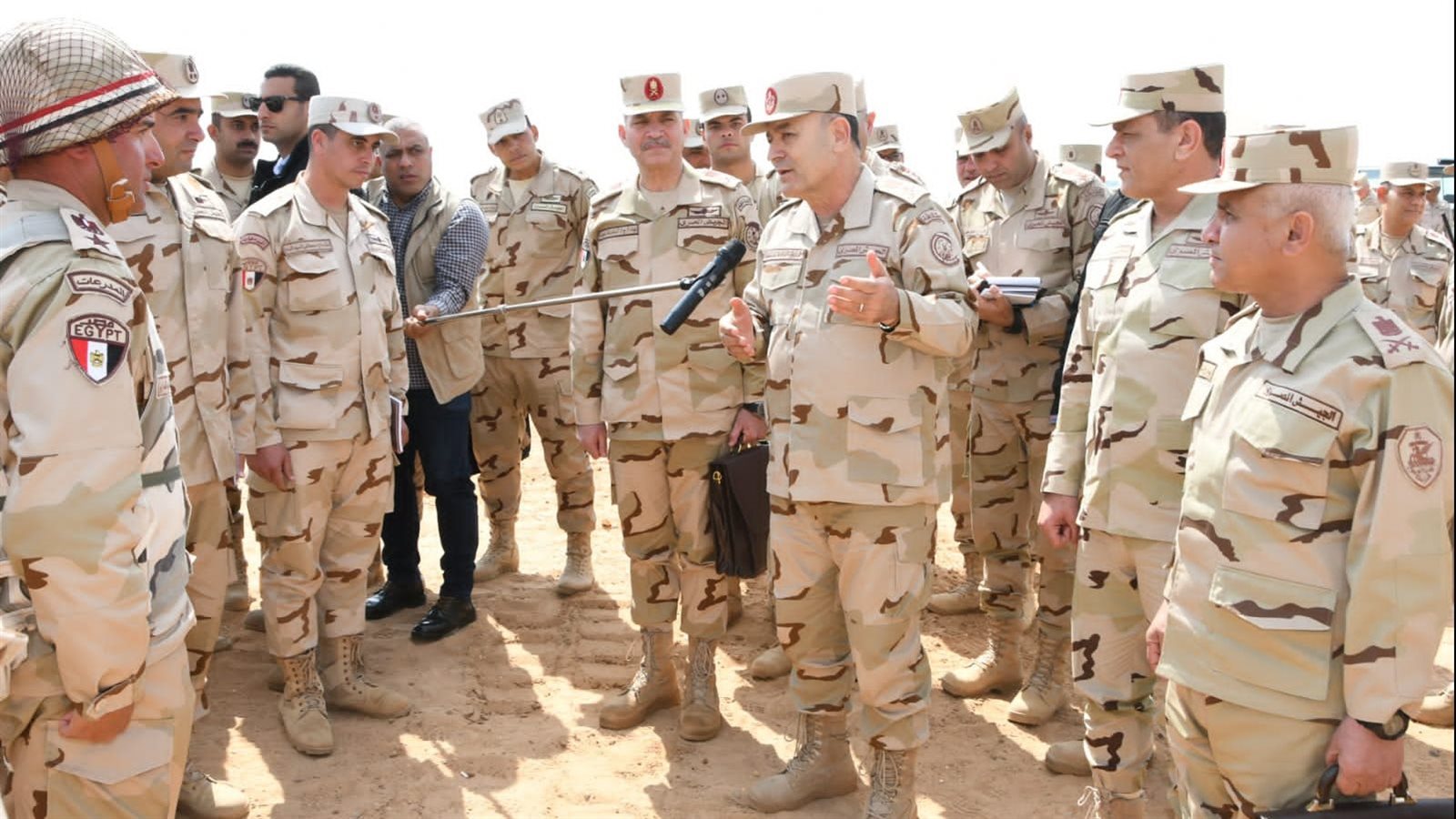 رئيس الأركان يشهد بياناً للتكتيكات بالجيش الثاني