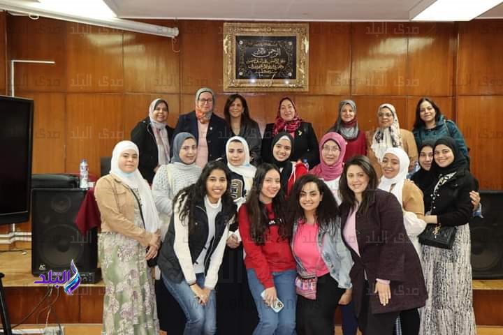 ندوة بكلية البنات جامعة عين شمس 