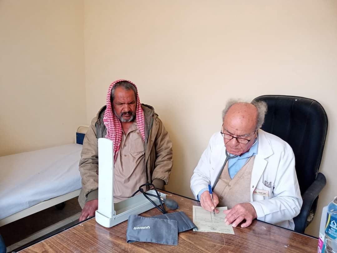 الكشف الطبي على المرضى بقرى الحسنة 