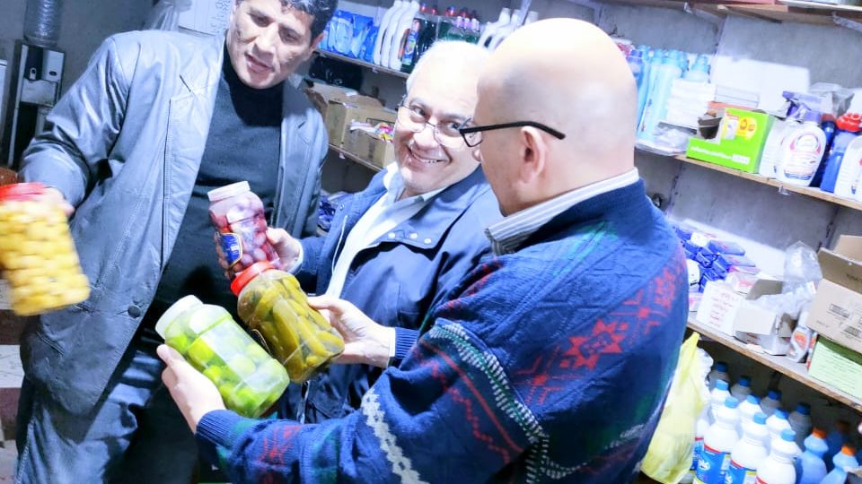 مصادرة 2 طن شاي و1600 كيلو زيتون مجهول المصدر في الغربية