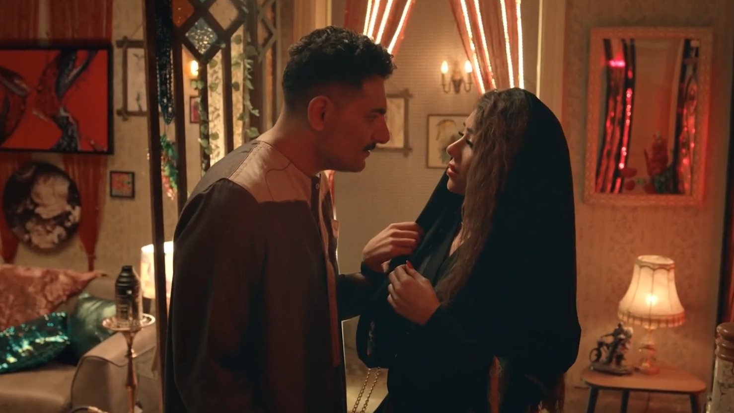 أحمد صفوت وسارة سلامة 