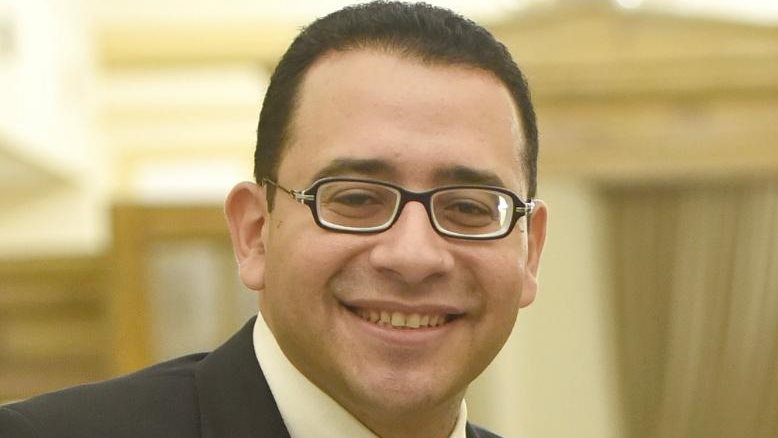 الدكتور عمرو حسن