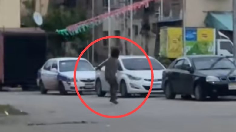 بلطجي بيكسر زجاج السيارات